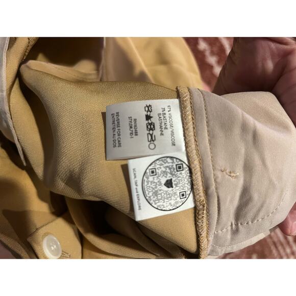 LITA BY CIARA Tailored Pleated Shorts Women's Size 12 - Picture 3 of 3